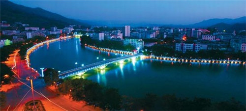 韩国炸酱面加盟投资开店哪家品牌有优势，韩国炸酱面牌子推荐